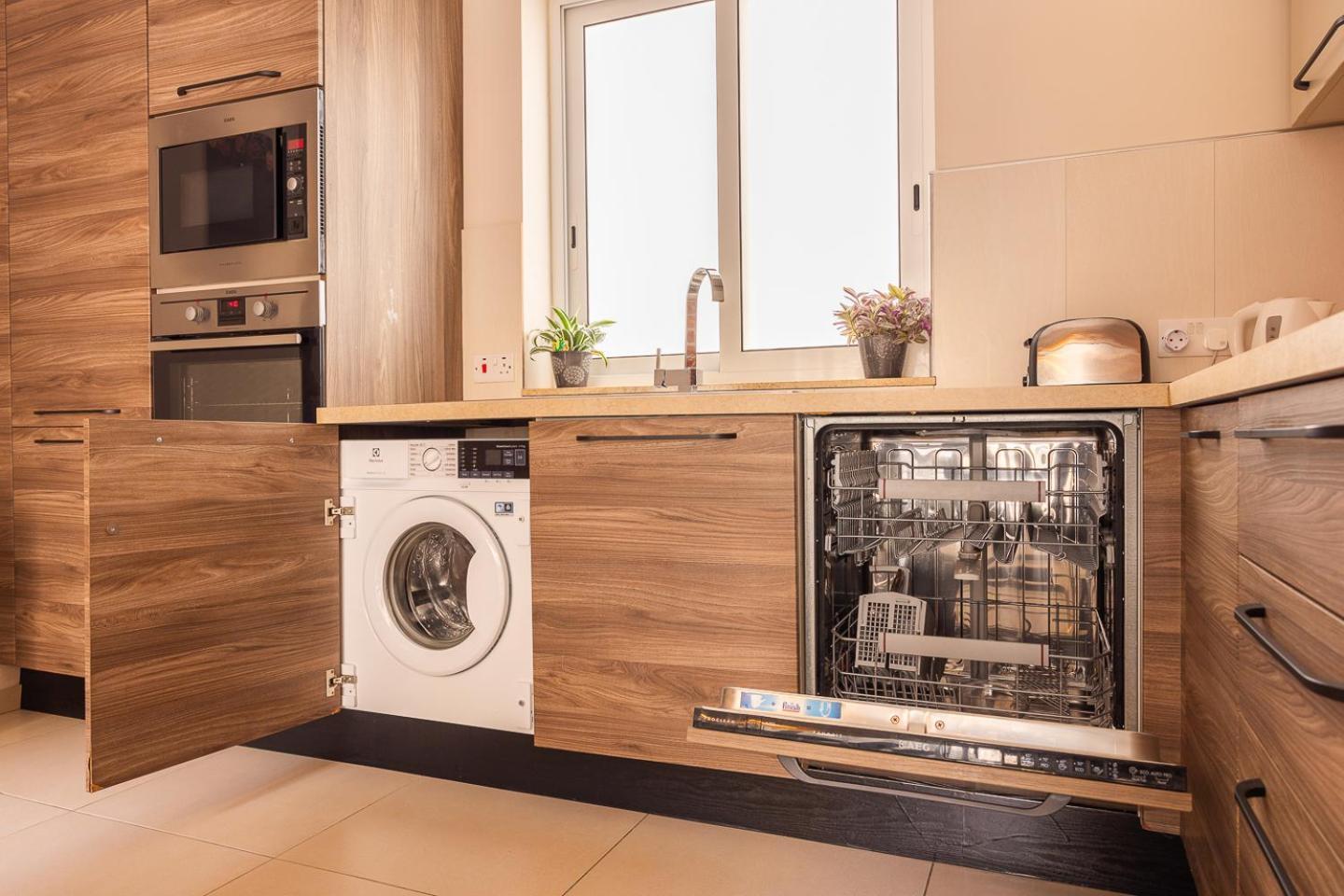 Balluta Bay Spacious Apt - 2Br Sliema Esterno foto